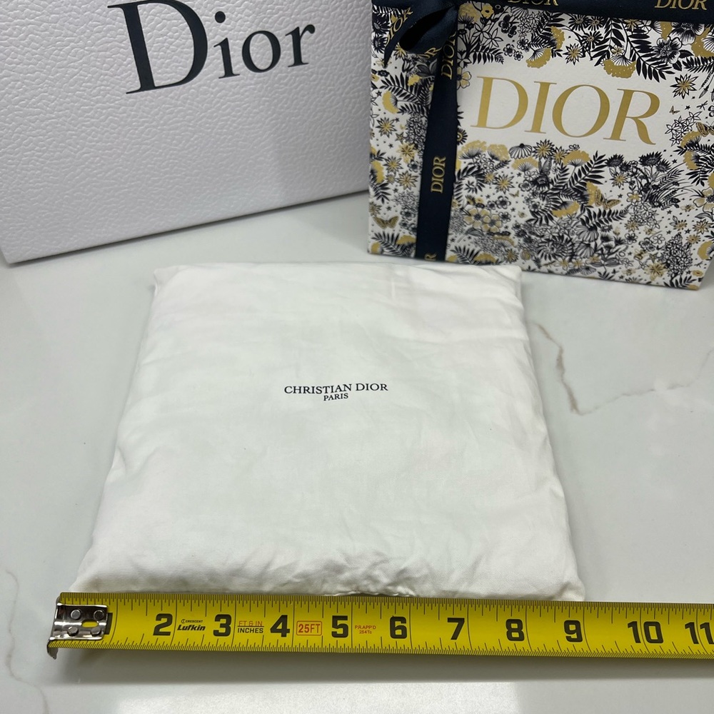 Dior Pillow - Picture 2 of 3